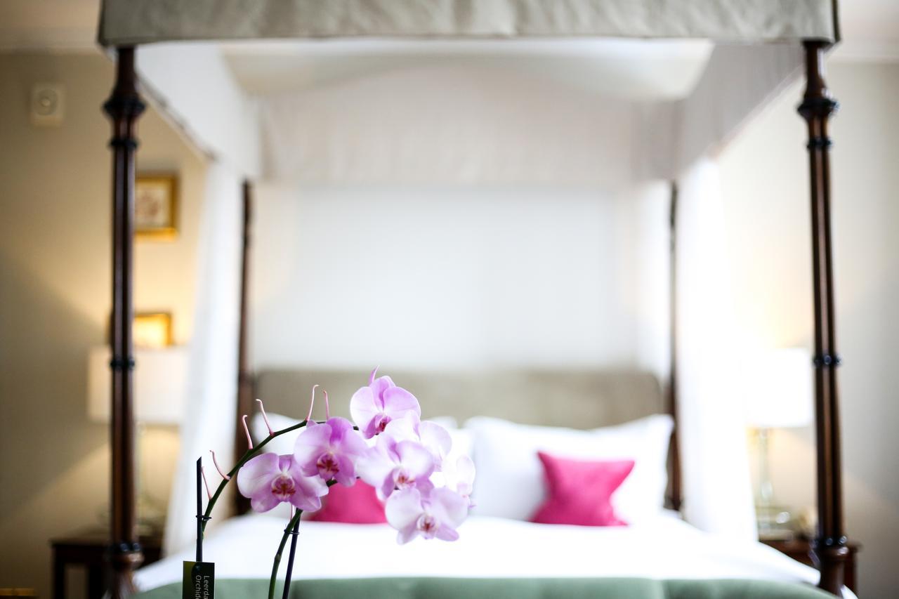 Ockenden Manor Hotel&Spa Cuckfield Exterior foto